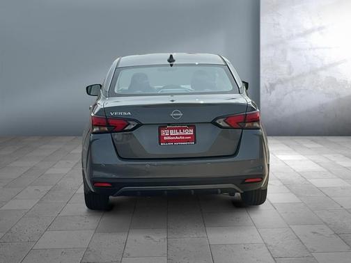 Gun Metallic 2025 Nissan Versa 1.6 SV
