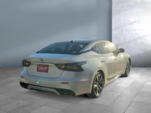 2023 Nissan Maxima SL