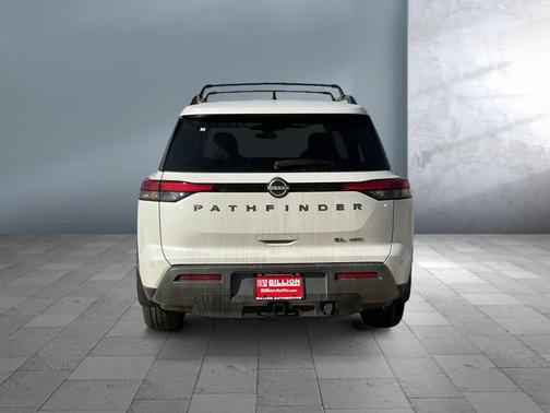 Everest White Pearl Tricoat 2026 Nissan Pathfinder SL