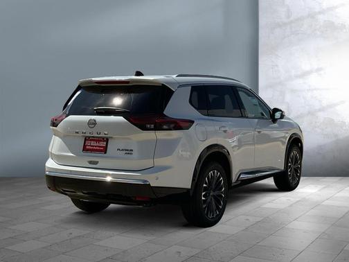 Everest White Pearl Tricoat 2026 Nissan Rogue Platinum