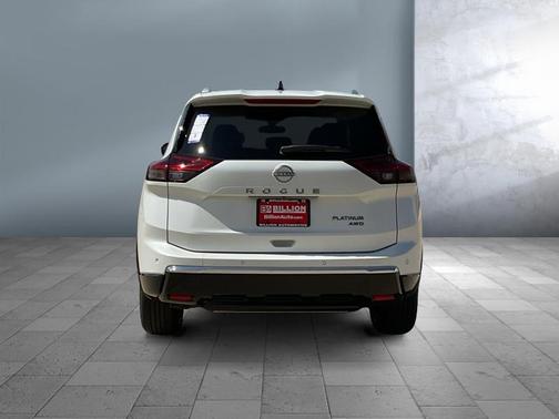 Everest White Pearl Tricoat 2026 Nissan Rogue Platinum