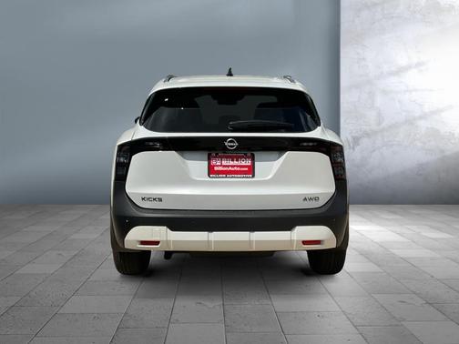 Aspen White Tricoat 2026 Nissan Kicks SV