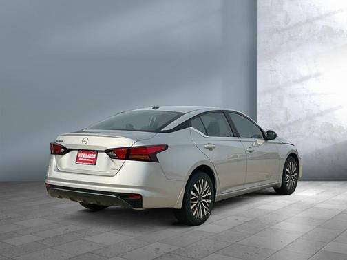 Brilliant Silver Metallic 2026 Nissan Altima SV AWD