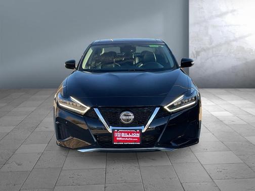 2023 Nissan Maxima SL