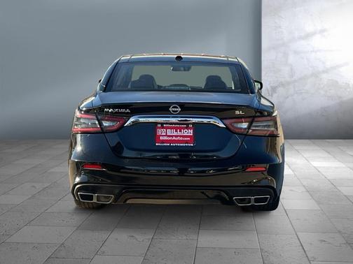 2023 Nissan Maxima SL