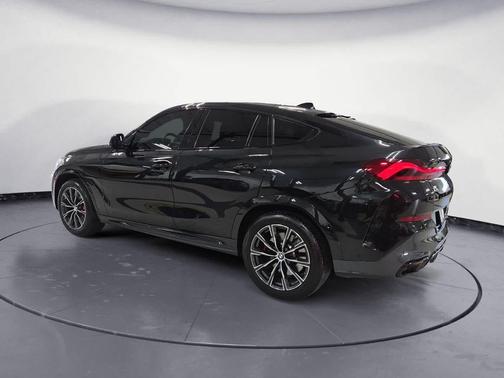 2023 BMW X6 M50i