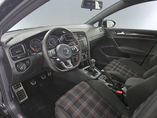 2017 Volkswagen Golf GTI 2.0T S 4-Door