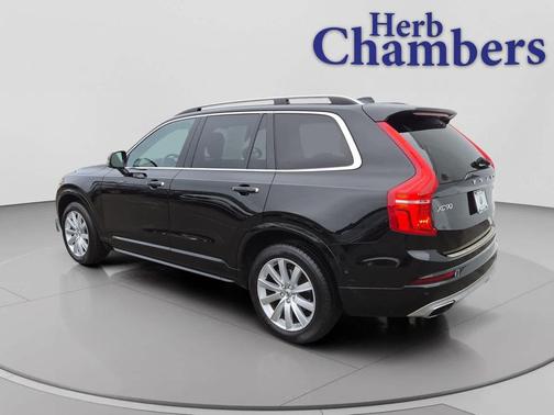 2016 Volvo XC90 T6 Momentum