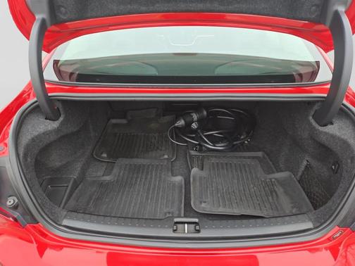 2023 Volvo S60 Recharge Plug-In Hybrid T8 Plus Dark Theme