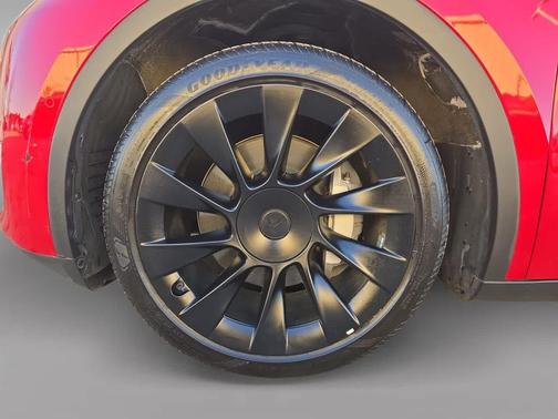 2022 Tesla Model Y Long Range Dual Motor All-Wheel Drive