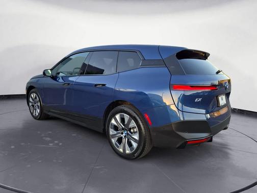 2025 BMW iX xDrive50