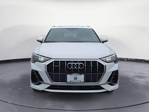2022 Audi Q3 45 S line Premium