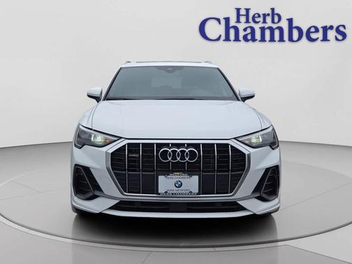 2022 Audi Q3 45 S line Premium