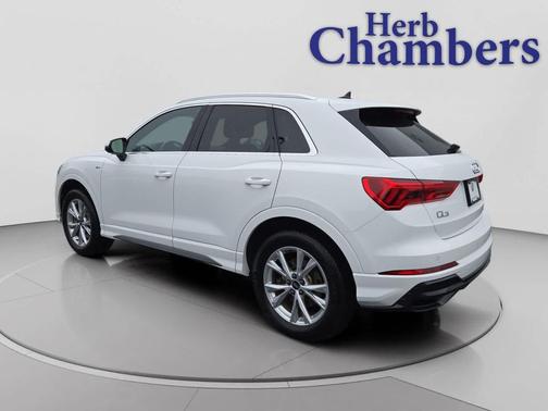 2022 Audi Q3 45 S line Premium