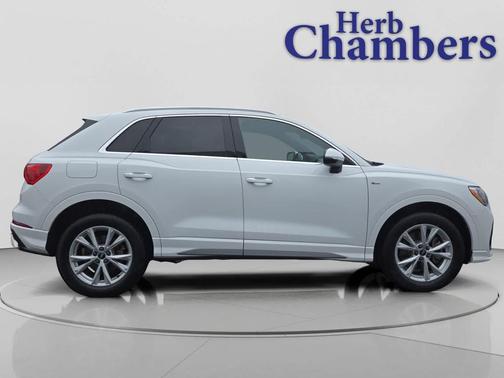2022 Audi Q3 45 S line Premium