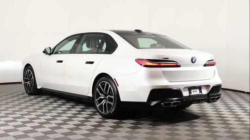 2023 BMW 760 i xDrive