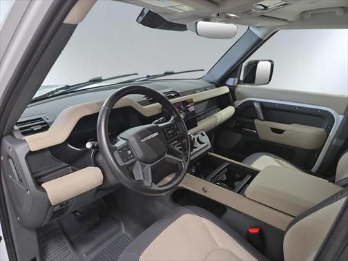 2024 Land Rover Defender 130 P400 X-Dynamic SE