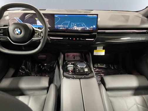 Black Sapphire Metallic 2026 BMW 530 xDrive