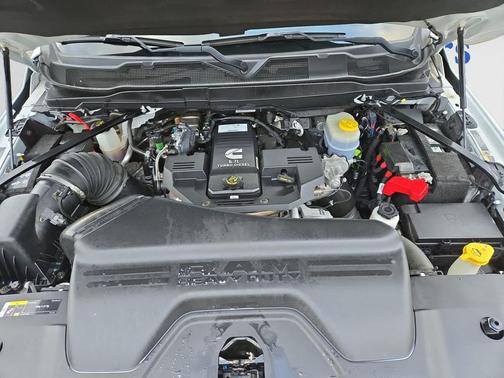 2022 RAM 2500 Tradesman Regular Cab 4x4 8' Box