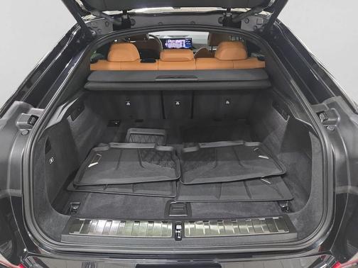 2024 BMW X6 xDrive40i