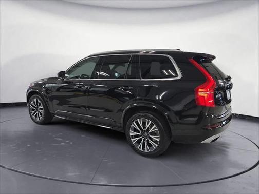 2021 Volvo XC90 T6 Momentum