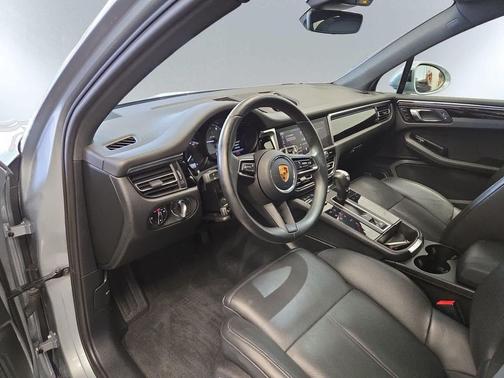 2022 Porsche Macan S