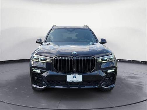2022 BMW X7 M50i