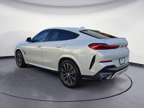 2021 BMW X6 xDrive40i