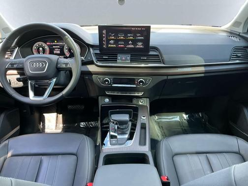 2022 Audi Q5 45 S line Premium Plus