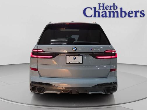 2023 BMW X7 M60i
