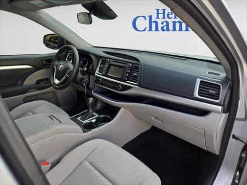 2017 Toyota Highlander LE I4