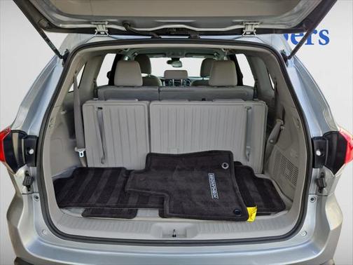 2017 Toyota Highlander LE I4