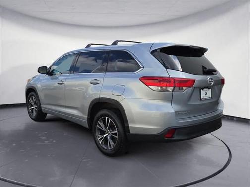 2017 Toyota Highlander LE I4