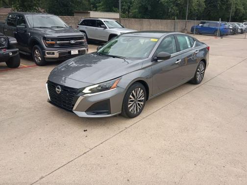 Gun Metallic 2025 Nissan Altima 2.5 SV
