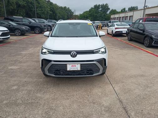 Pure White 2025 Volkswagen Taos 1.5T SE