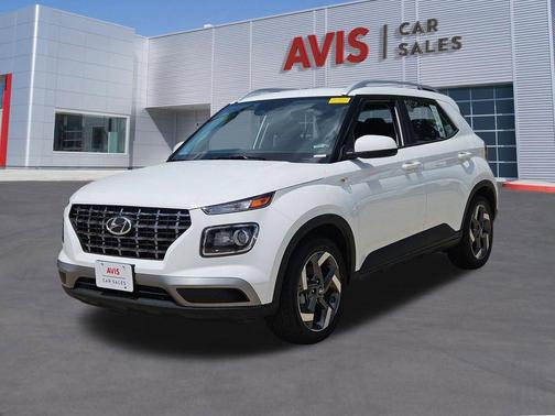 Lunar White 2025 Hyundai VENUE SEL