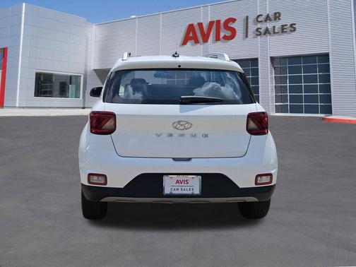 Lunar White 2025 Hyundai VENUE SEL