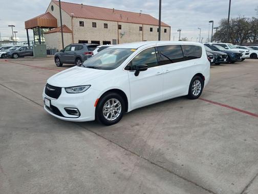 2025 Chrysler Pacifica L