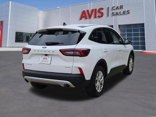 Oxford White 2025 Ford Escape Active