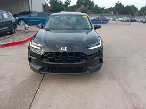Crystal Black Pearl 2025 Honda HR-V LX
