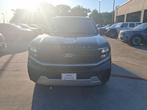 Agate Black Metallic 2025 Ford Expedition Platinum