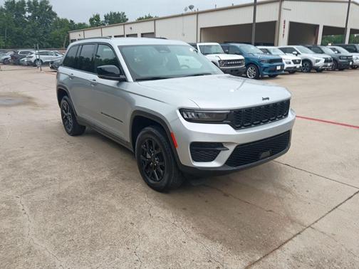 Silver Zynith 2025 Jeep Grand Cherokee Altitude