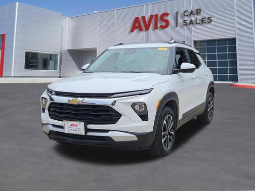 Summit White 2025 Chevrolet Trailblazer LT