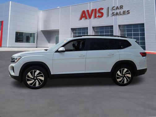 Pure White 2025 Volkswagen Atlas 2.0T SE w/Technology 4MOTION