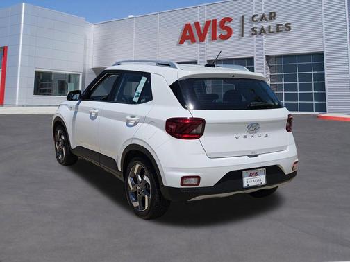 Lunar White 2025 Hyundai VENUE SEL