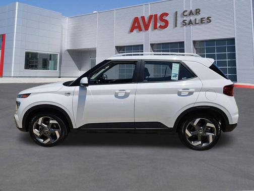 Lunar White 2025 Hyundai VENUE SEL