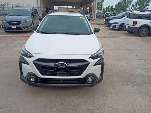 Crystal White Pearl 2025 Subaru Outback Premium