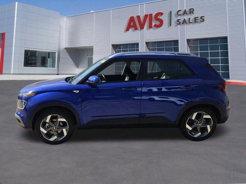 2025 Hyundai VENUE SEL