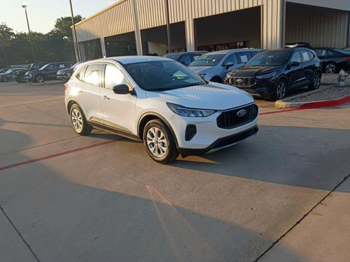 Oxford White 2025 Ford Escape Active