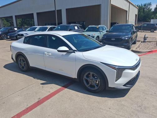 Snow White Pearl 2025 Kia K4 LXS